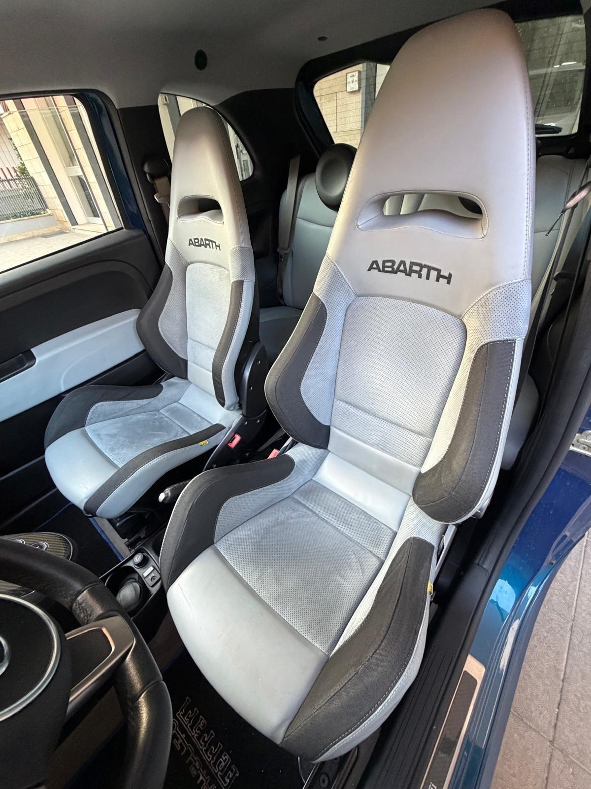 Abarth 500 1.4 Turbo T-Jet TRIBUTO FERRARI