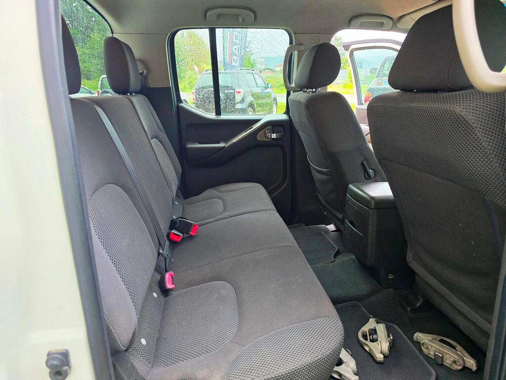 Nissan Navara 2.5 dCi 171 CV "LE"