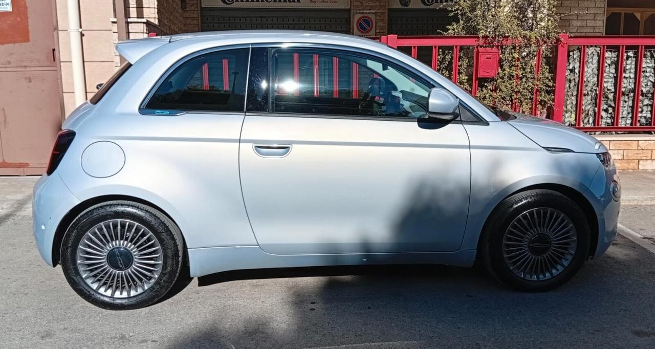 Fiat 500e Berlina 42 kWh *PARI AL NUOVO*
