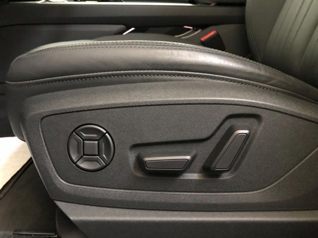 AUDI e-tron quattro