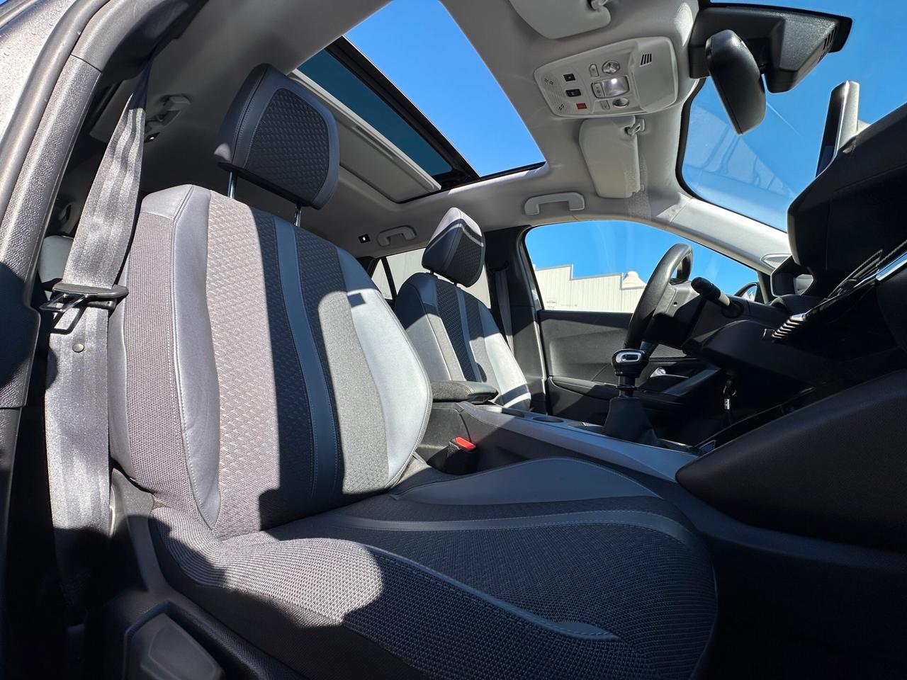 Peugeot 2008 PureTech 130 Allure