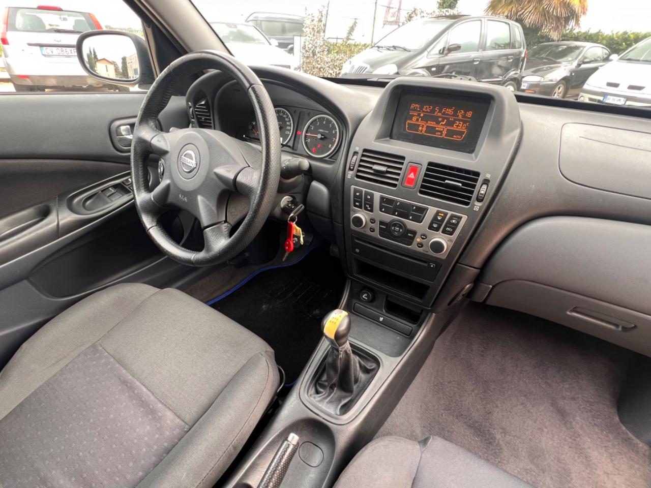 Nissan Almera Tino Almera 1.5 16V cat 3 porte Visia