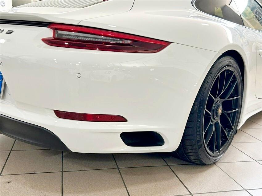 Porsche 911 3.0 Carrera GTS Coupé