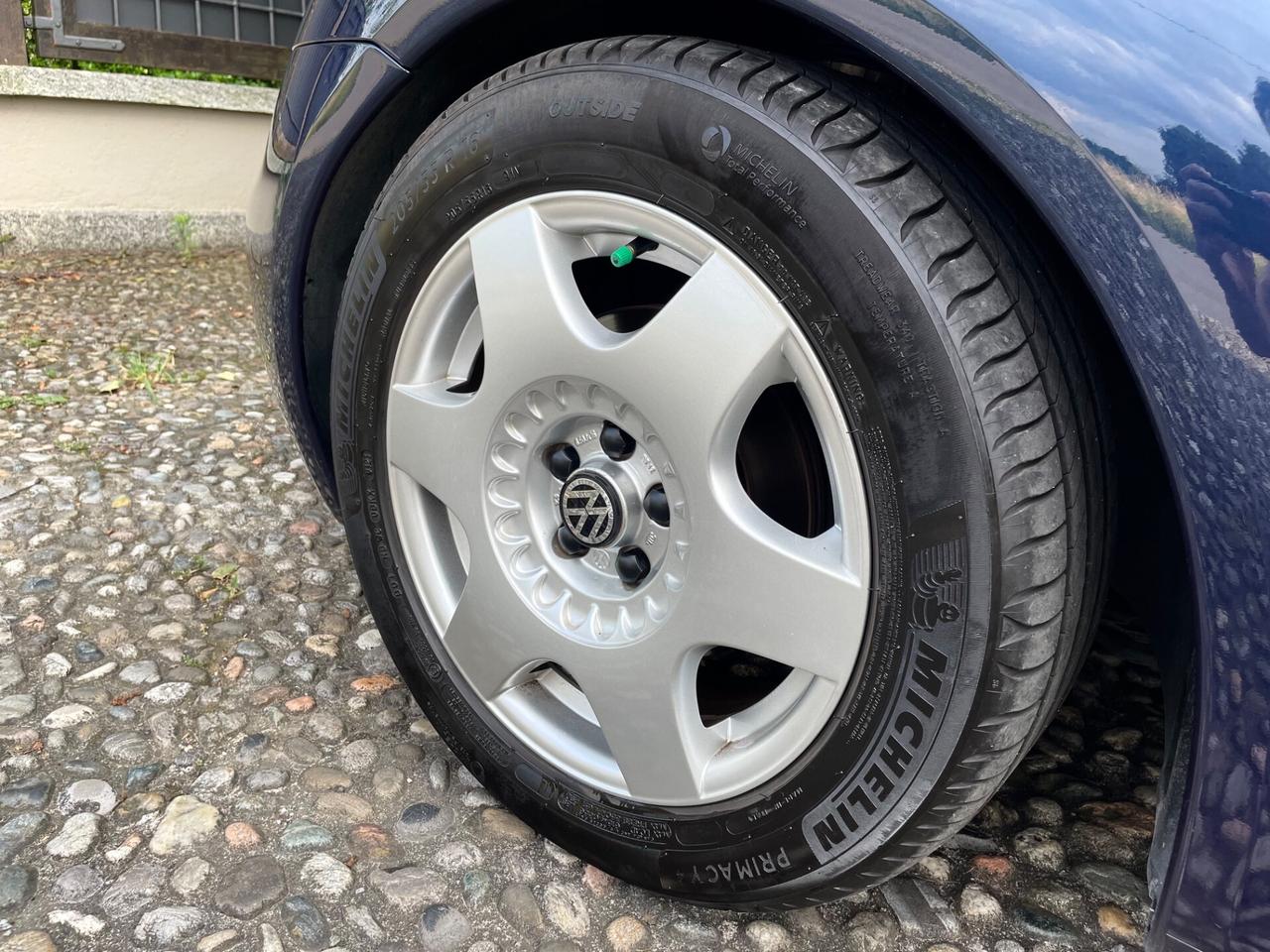 Volkswagen New Beetle 1.6 *SOLO 59000 KM*
