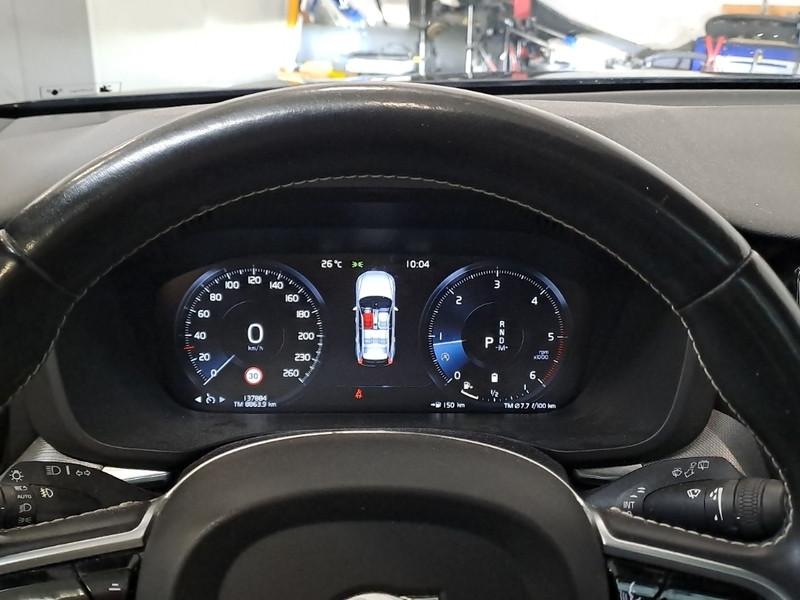 VOLVO XC60 B4 D AUTOMATICO R-DESIGN SUV