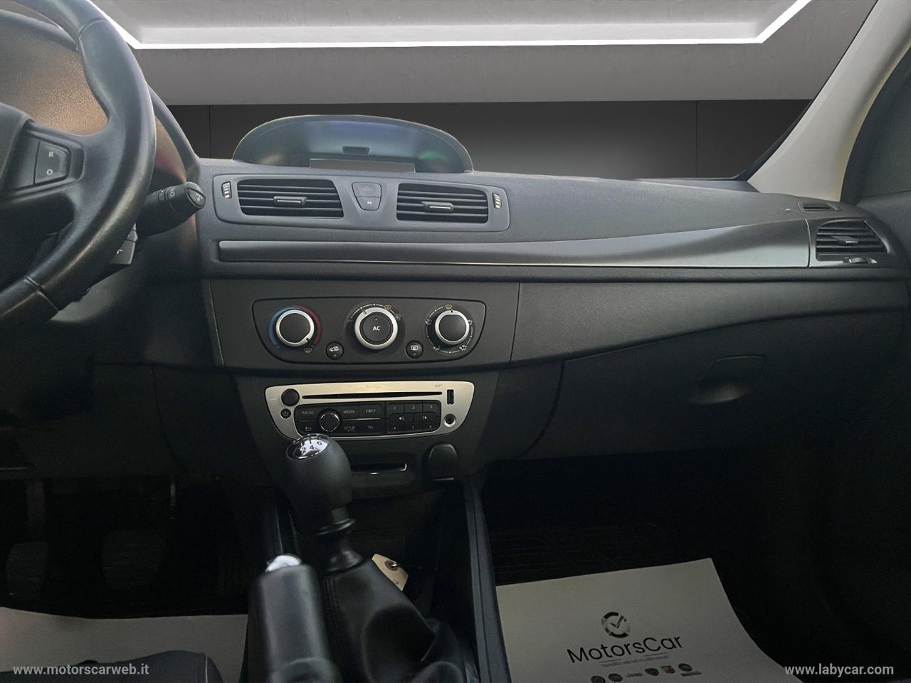 RENAULT Mégane 1.5 dCi 95 CV Wave