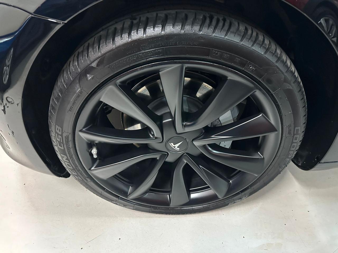 Tesla Model 3 Model 3 Long Range Dual Motor AWD