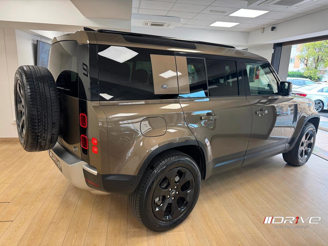 LAND ROVER Defender (2019) Defender 110 3.0D I6...