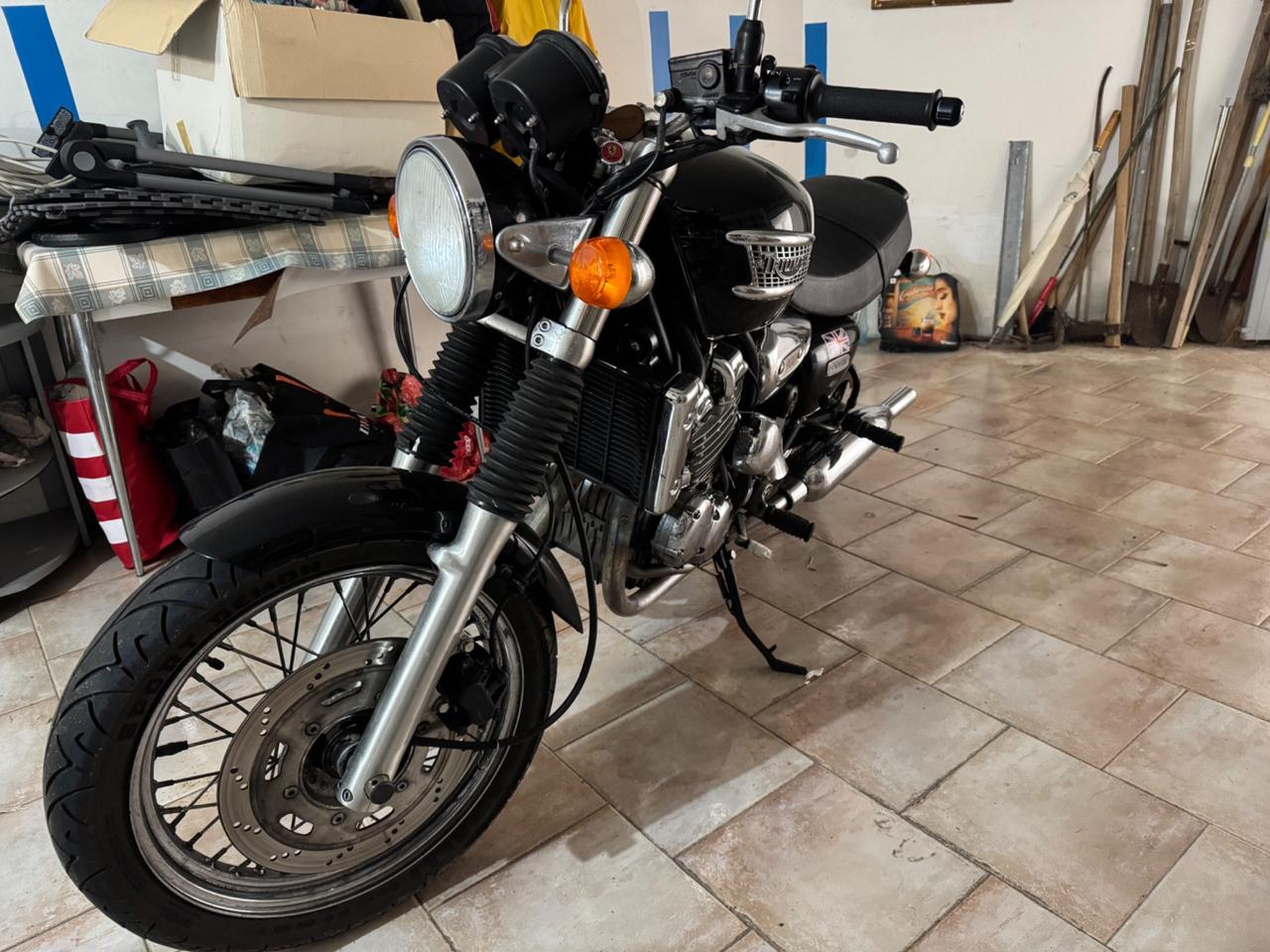 Triumph Thunderbird 900