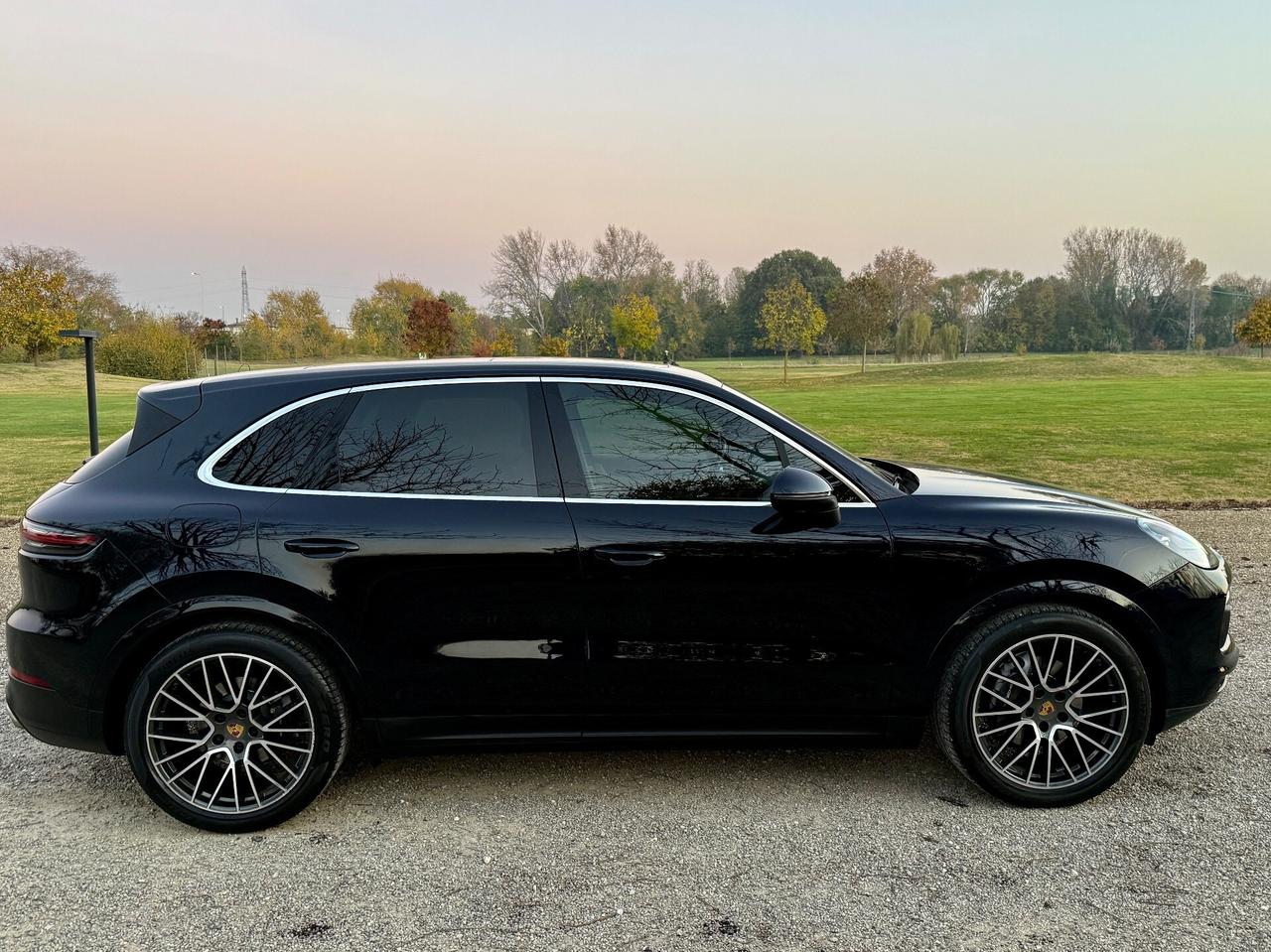 Porsche Cayenne 3.0 V6 - iva 22% compresa in garanzia