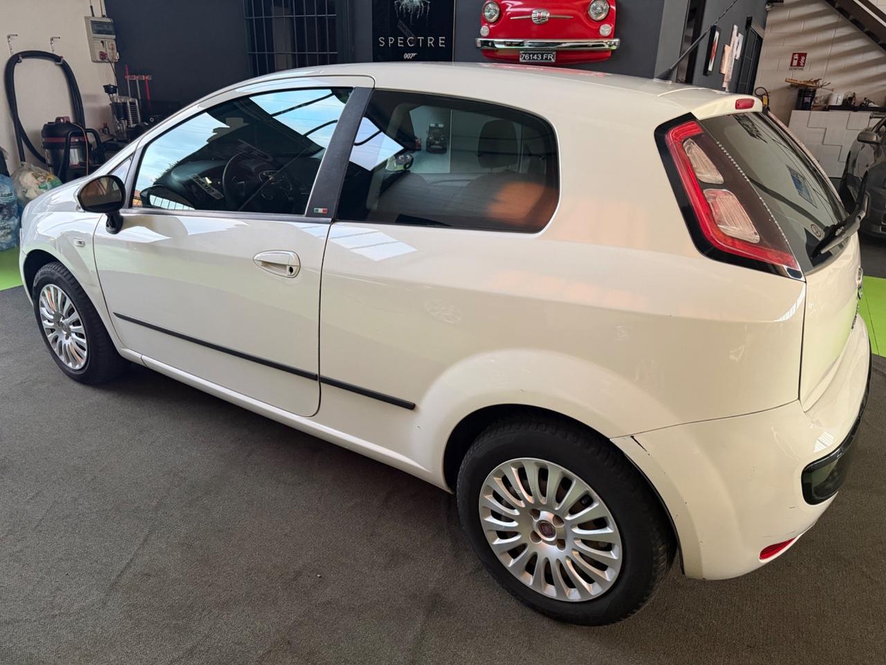 Fiat Punto Evo 1.2 3porte MyLife 69cv NEOPATENTATI