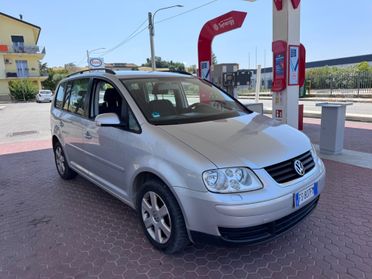 Volkswagen Touran 2.0 16V FSI Highline Metano