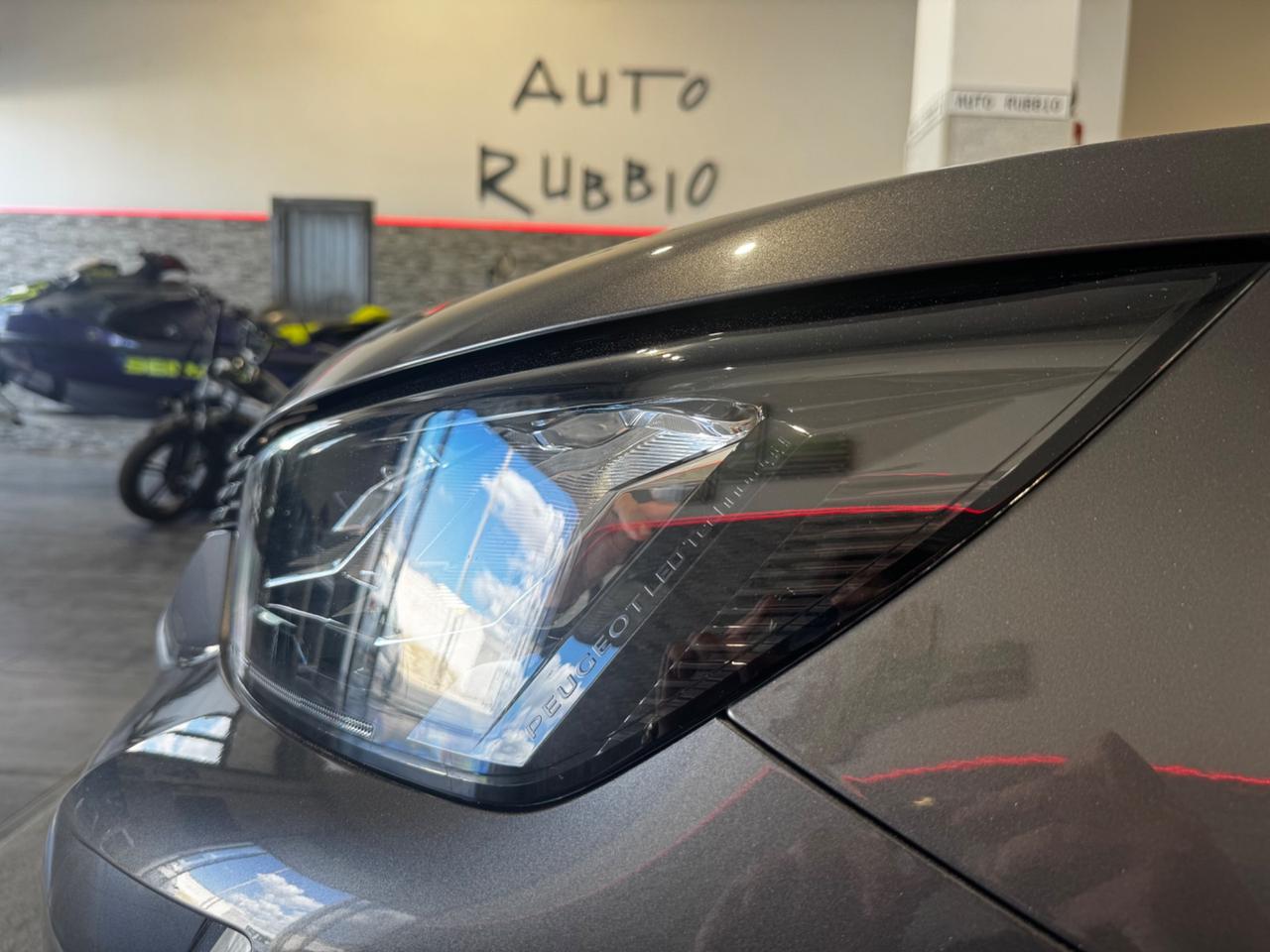 Peugeot 2008 PureTech 100 S&S Allure Navi Pack