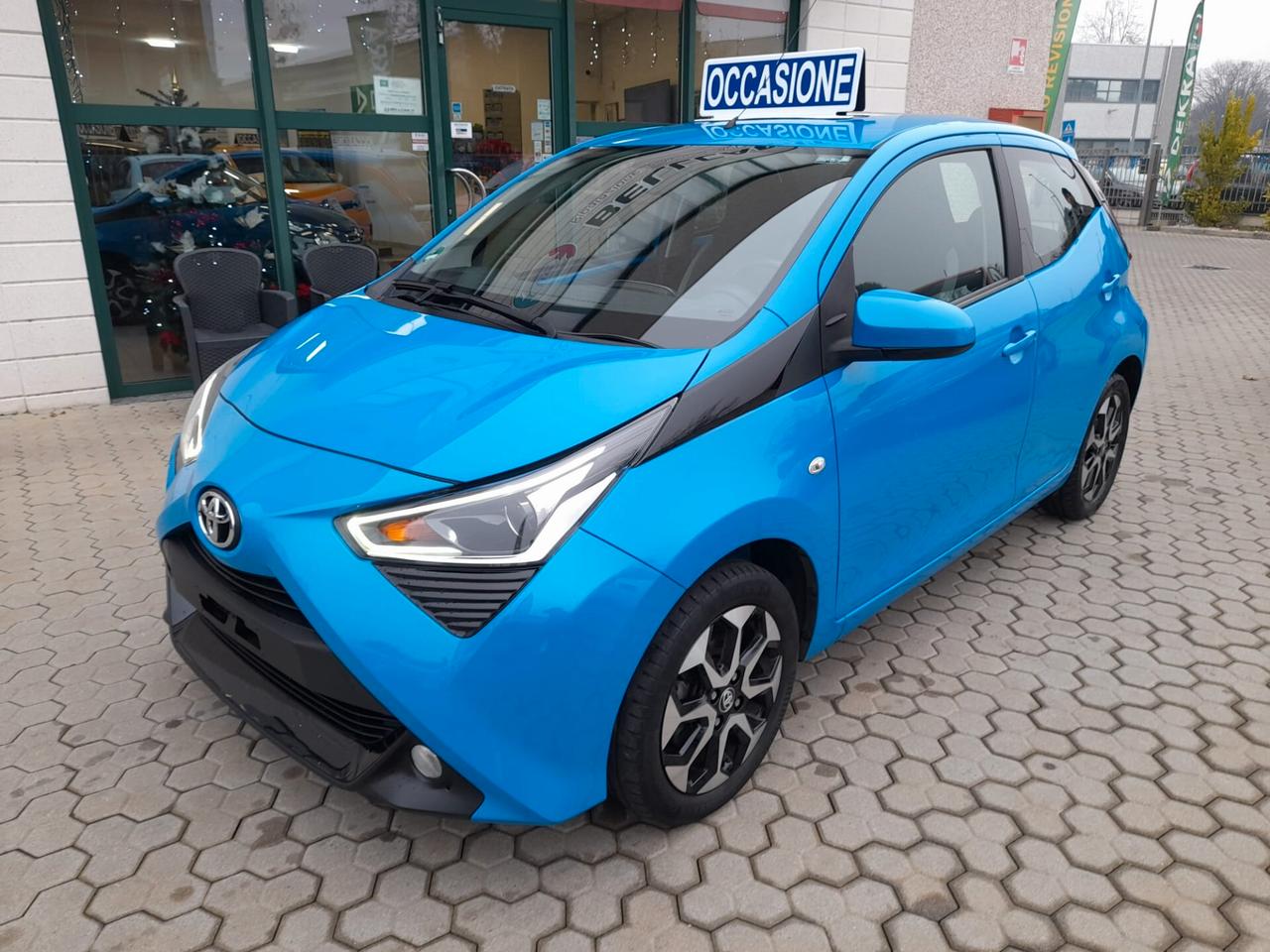 Toyota Aygo Connect 1.0 VVT-i 72 CV 5 porte x-play