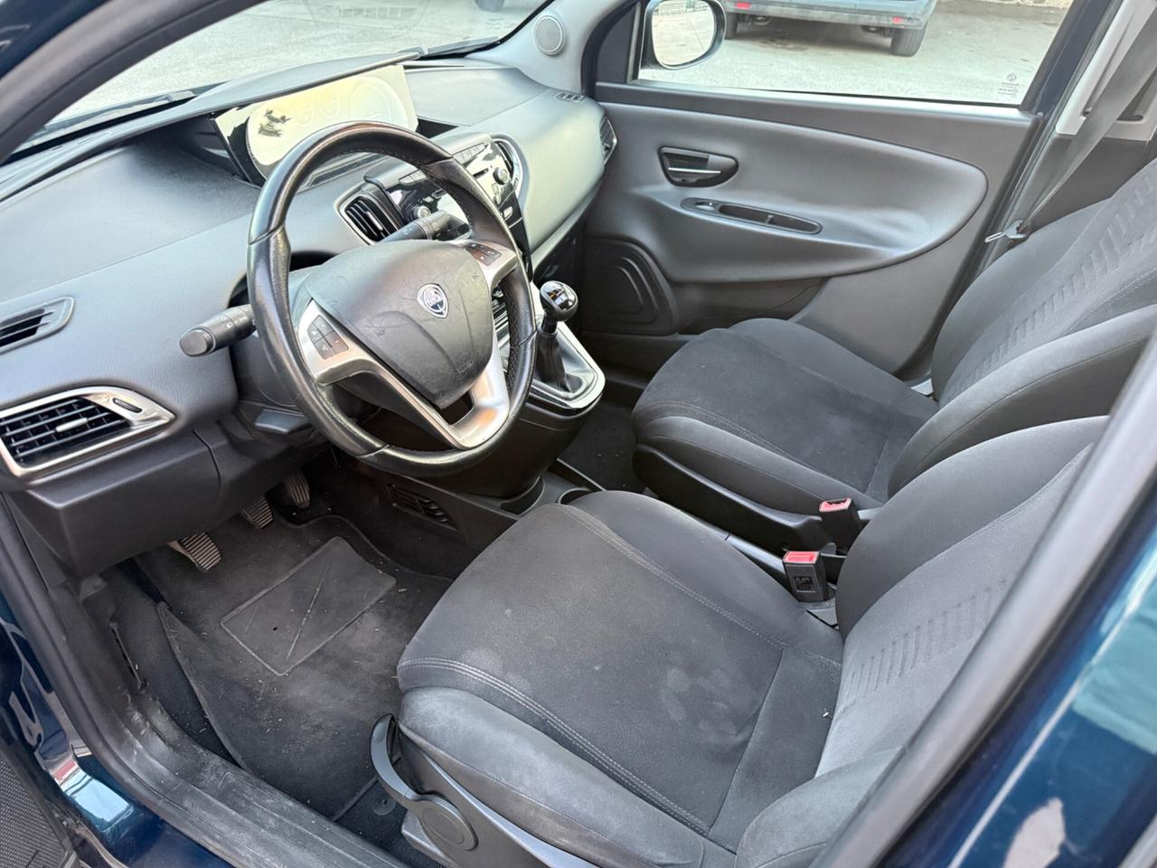 Lancia Ypsilon 1.3 MJT 16V 95 CV 5 porte S&S Silver