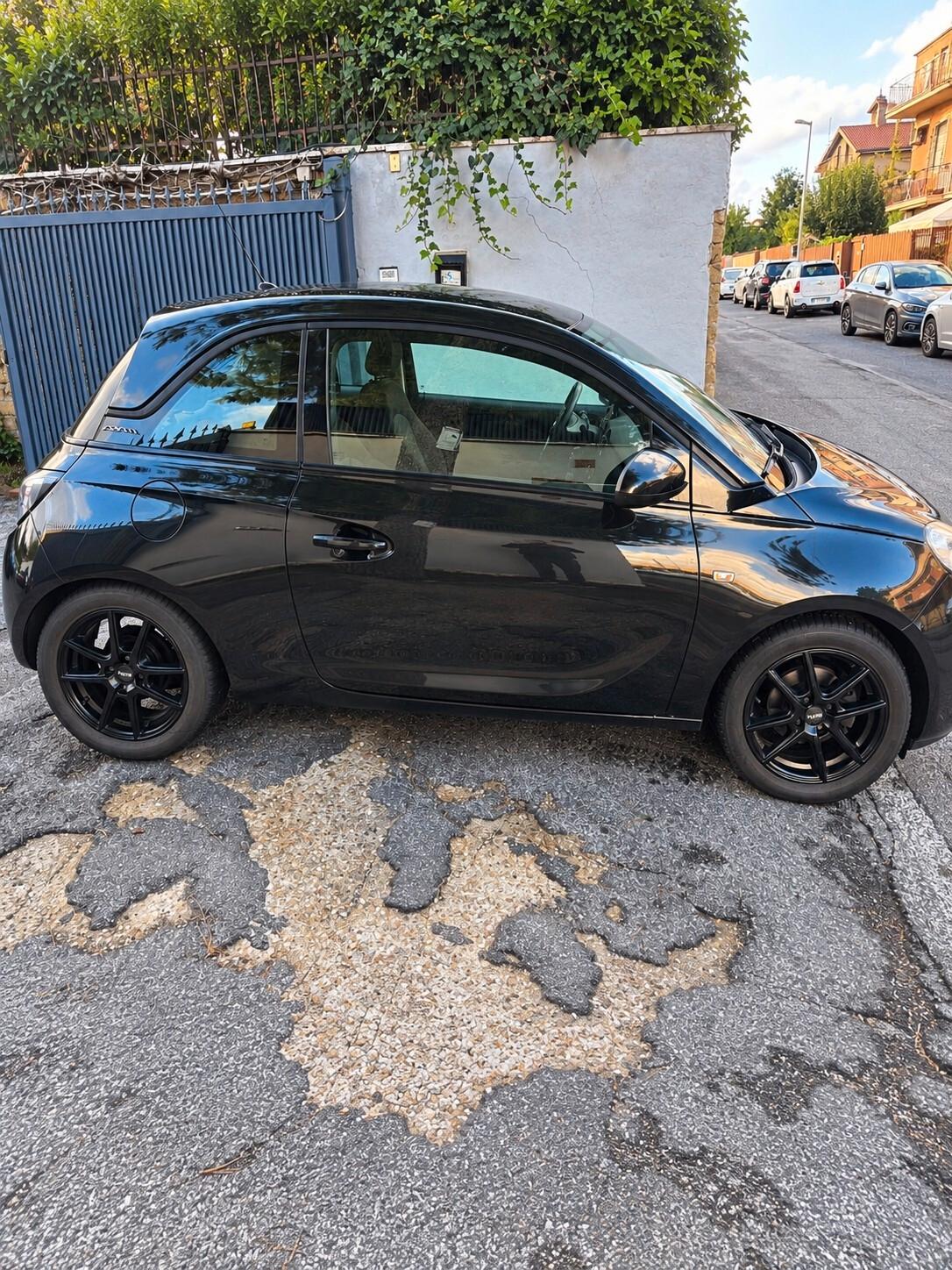 Opel Adam 1.2 70 CV