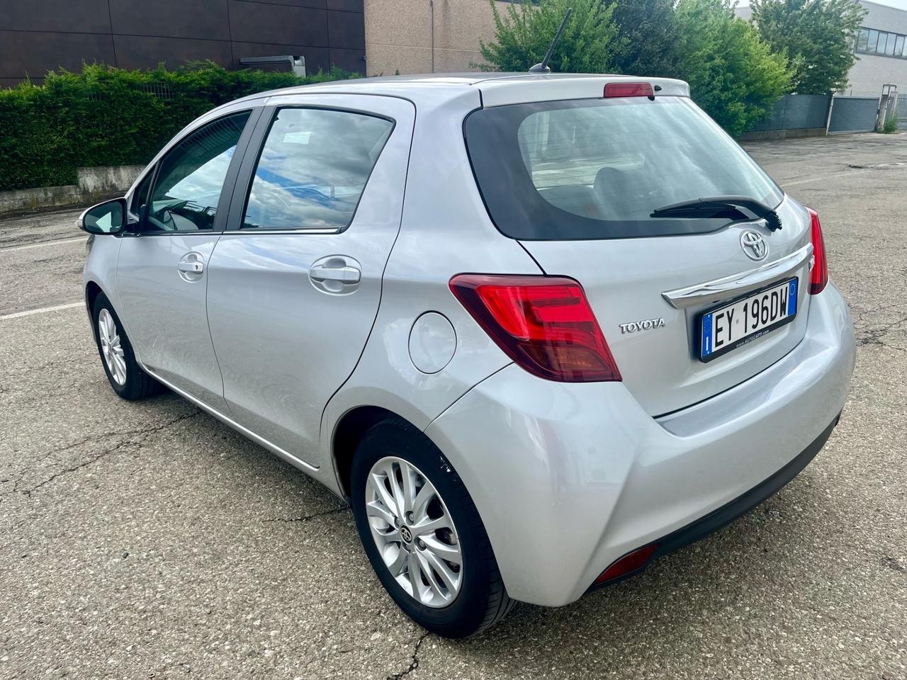 Toyota Yaris 1.3benz 2015 90.000km perfetta per neopatentati