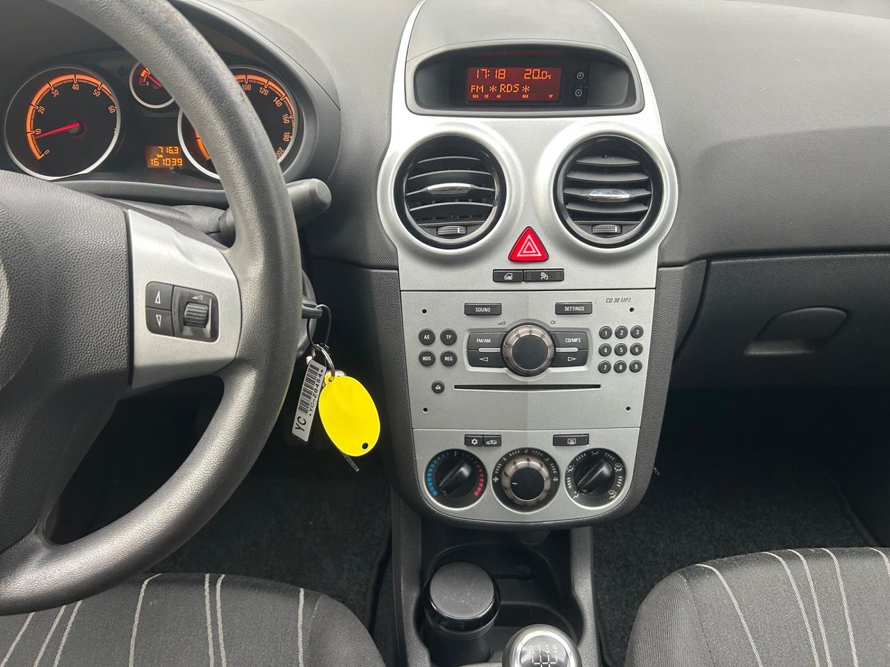 Opel Corsa 1.2 5 porte Cosmo