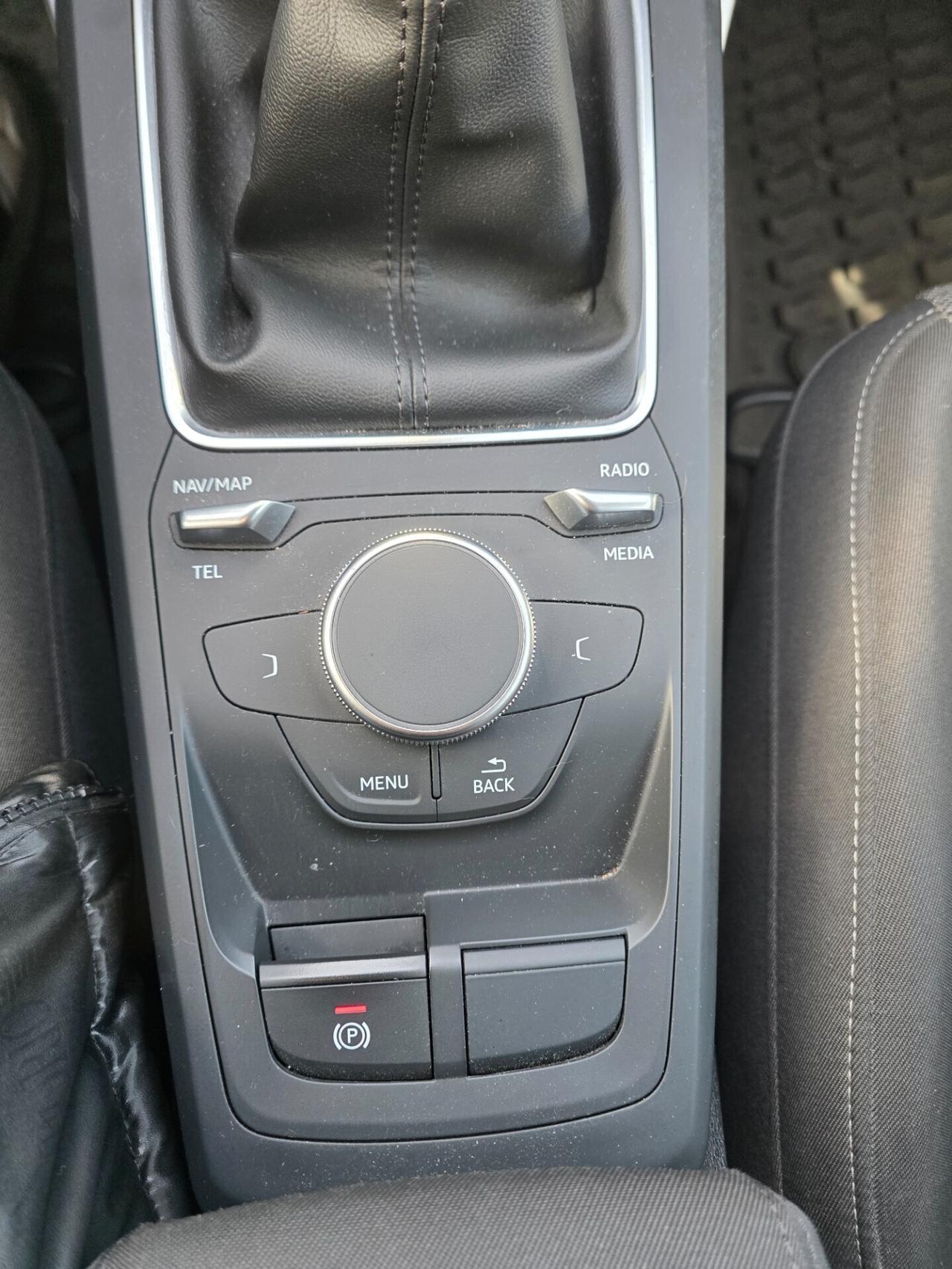 Audi Q2 30 TFSI Identity Black