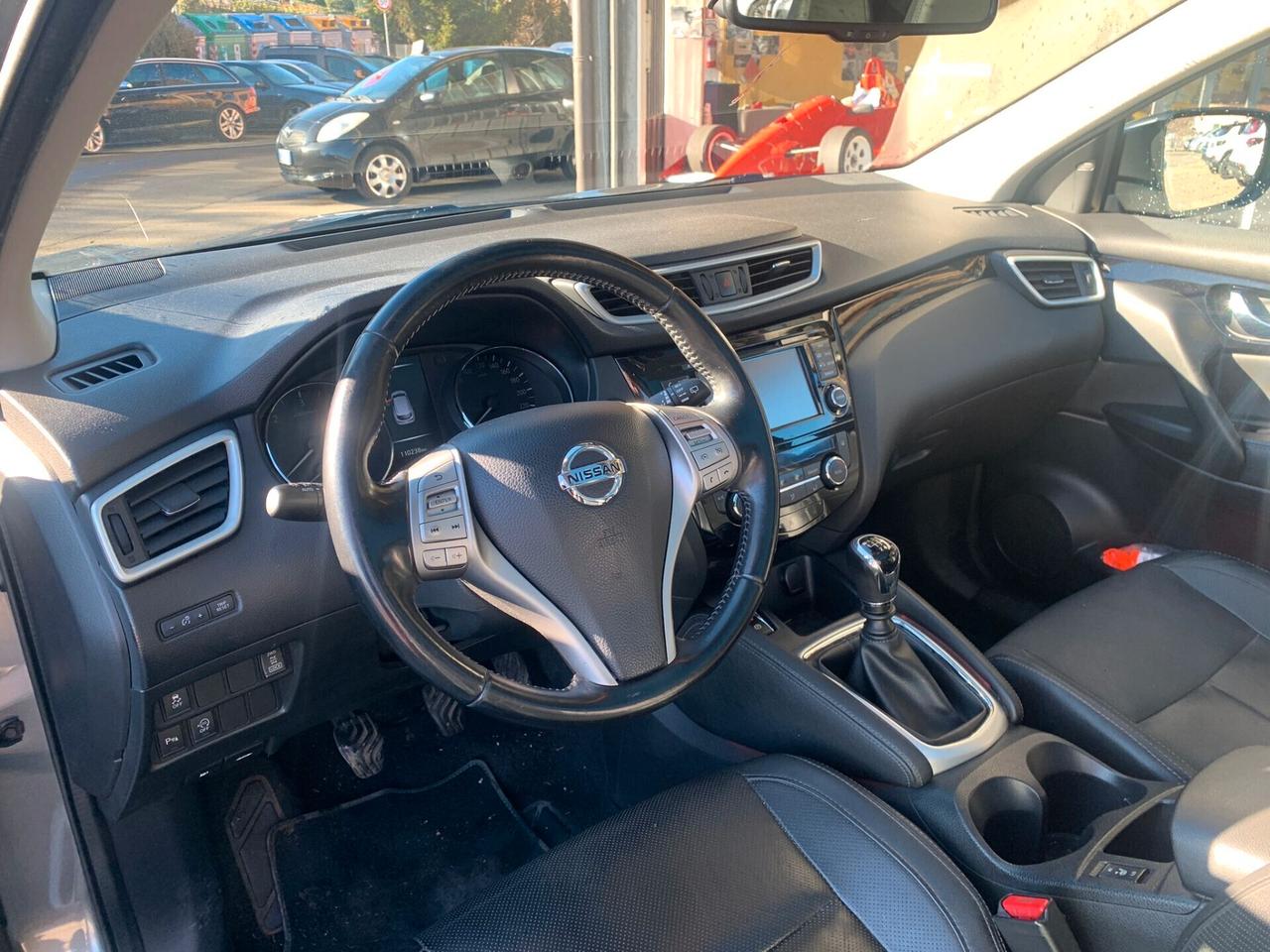 Nissan Qashqai 4x4 tdi tekna ful optional-100000 km unico proprietario-tagliandata- tetto pelle 8 cerchi lega