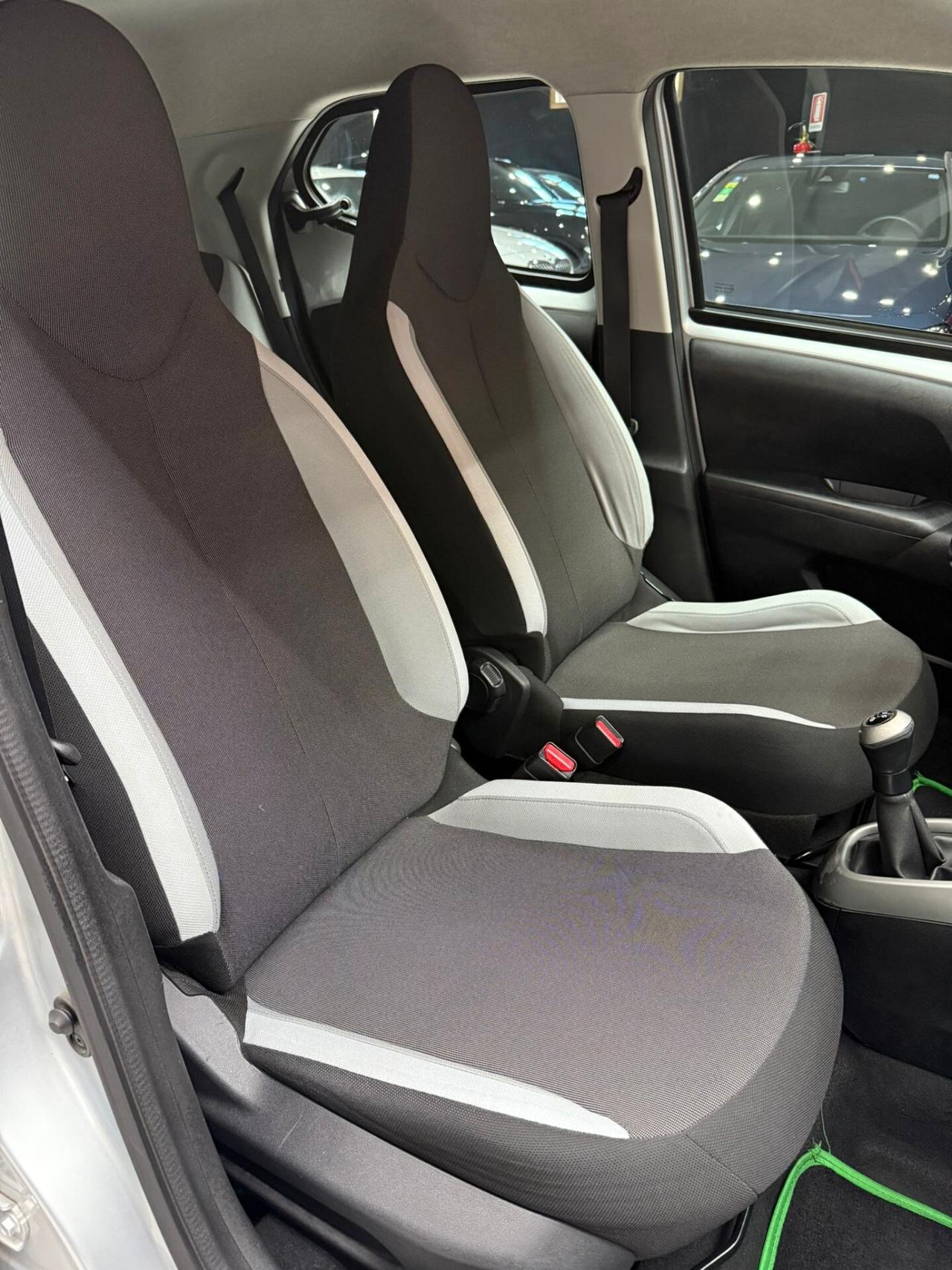 Toyota Aygo 1.0 VVT-i 69 CV 5 porte x-clusiv