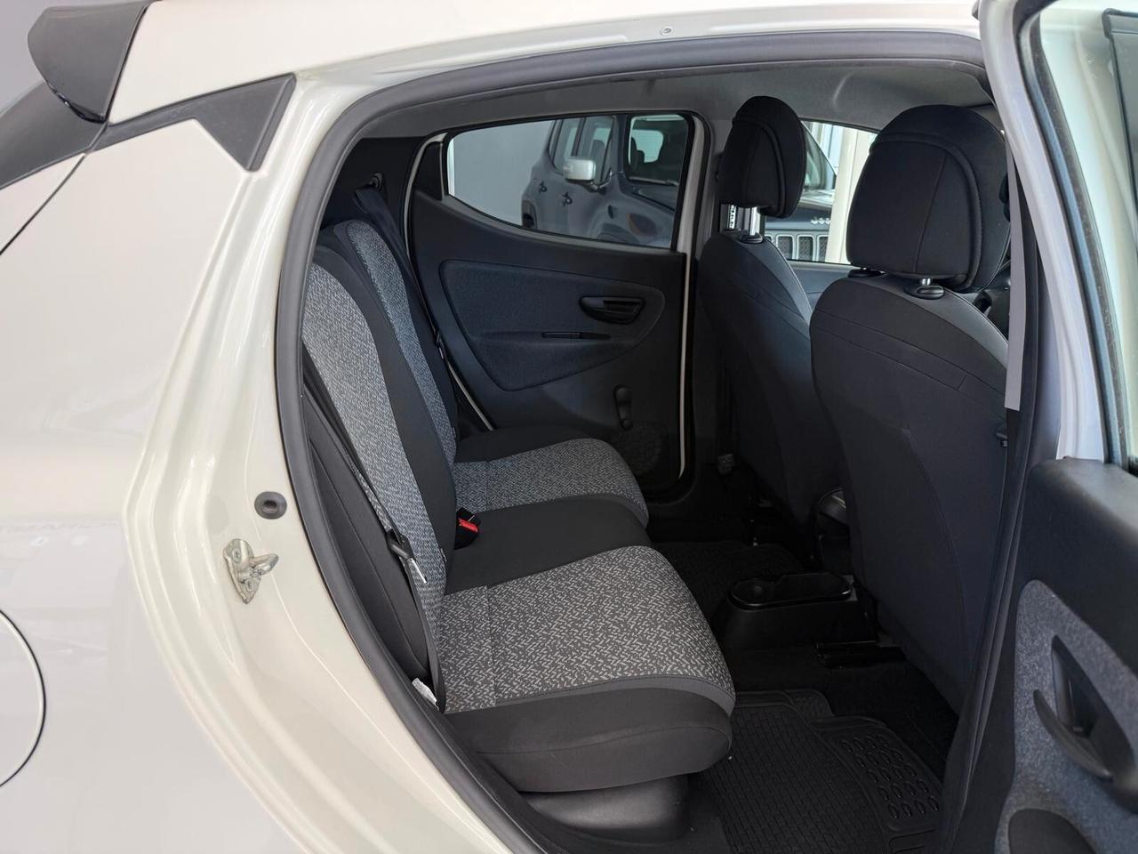 Lancia Ypsilon 1.0 FireFly 5 porte S&S Hybrid Alberta Ferretti