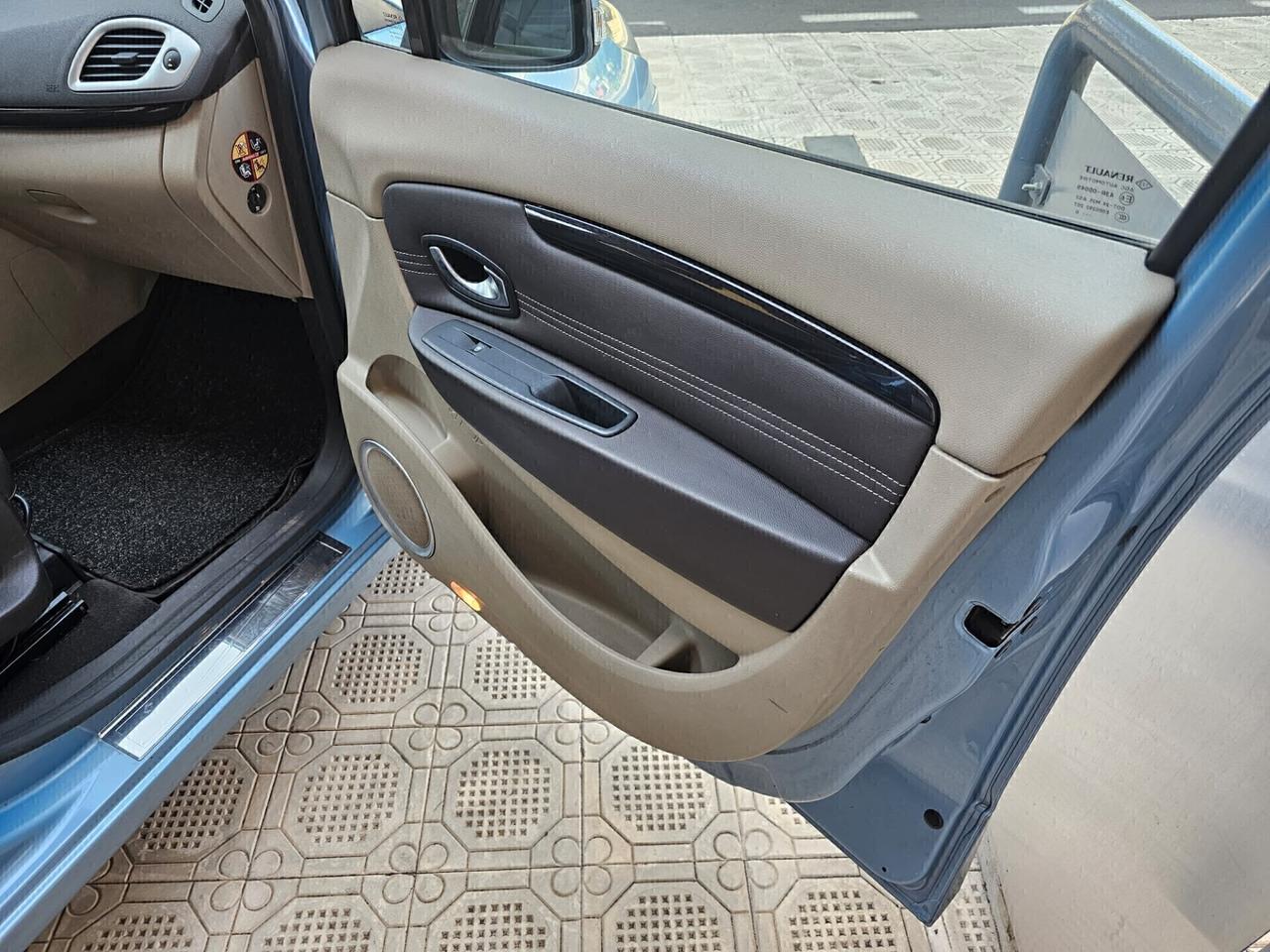 Renault Scenic Scénic X-Mod 1.5 dCi 110CV Confort