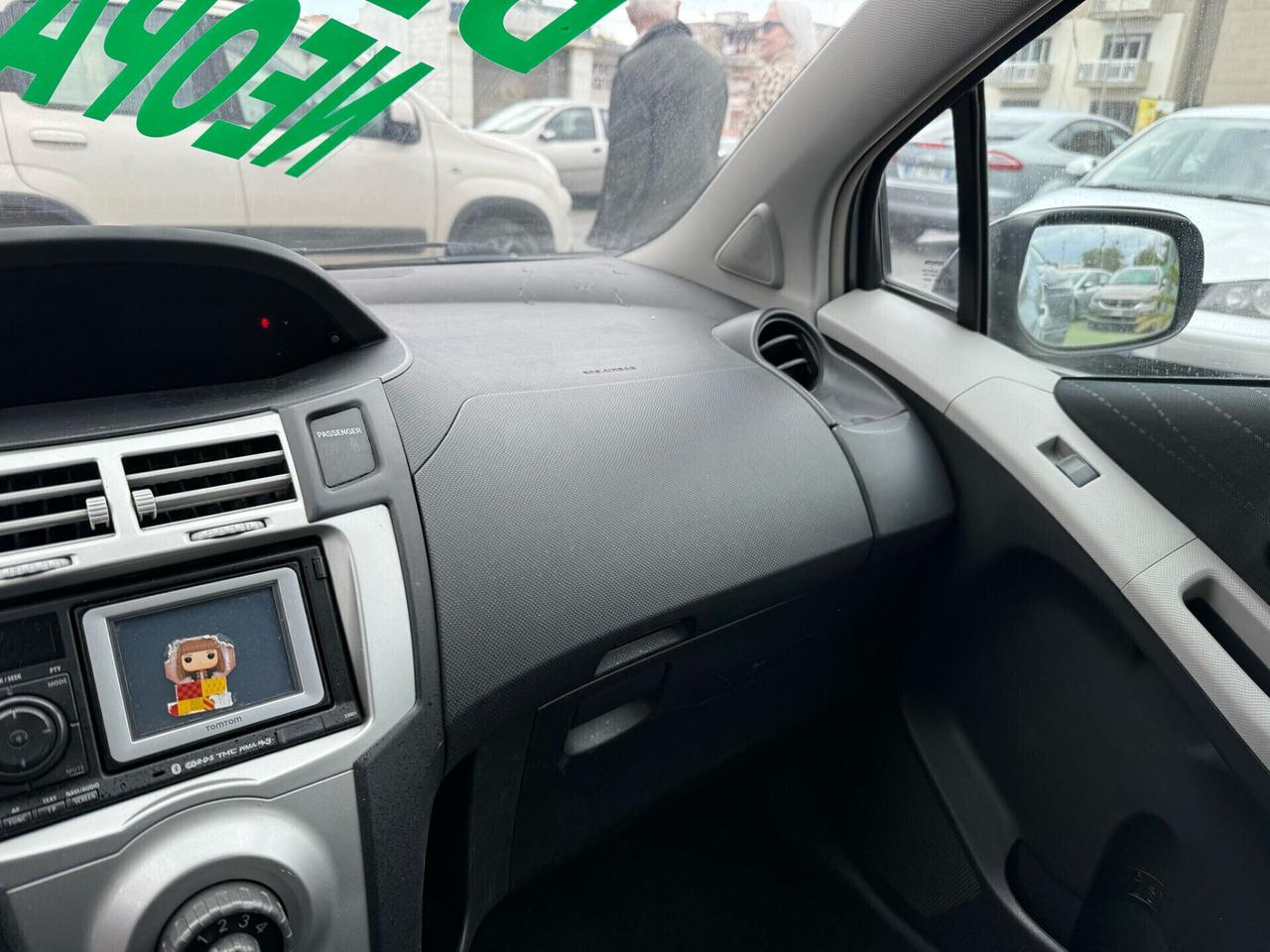 Toyota Yaris 1.0 5 porte