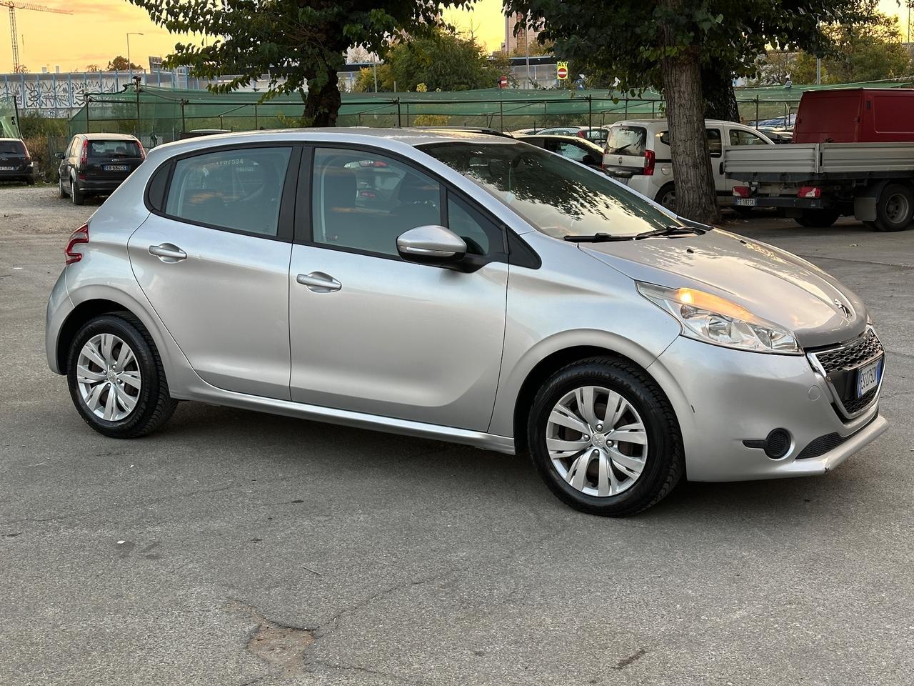 Peugeot 208 1.0 VTi 68 CV 5 porte solo 110mila km