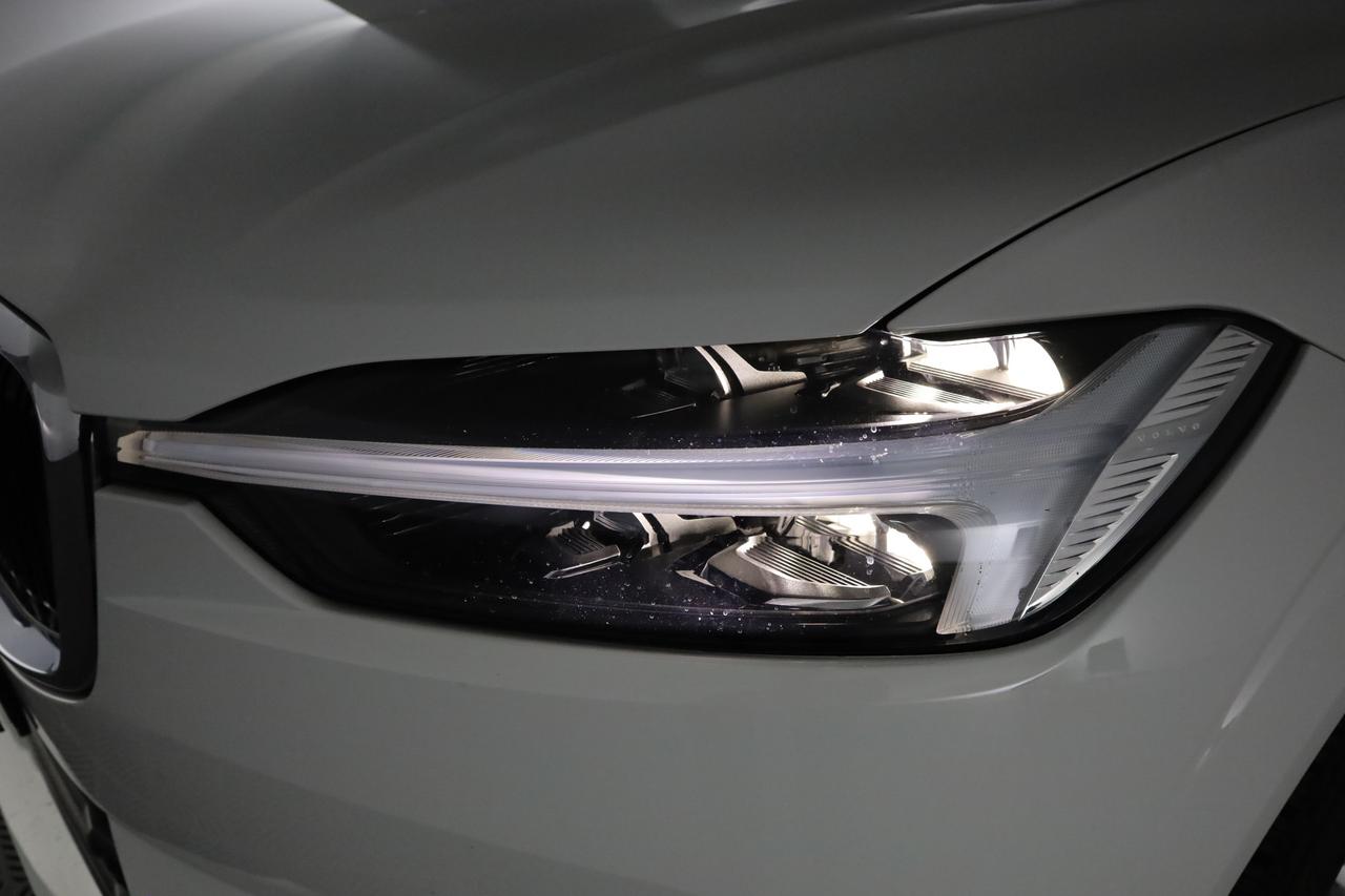 VOLVO XC60 (2017--->) XC60 B4 (d) automatico Momentum Pro