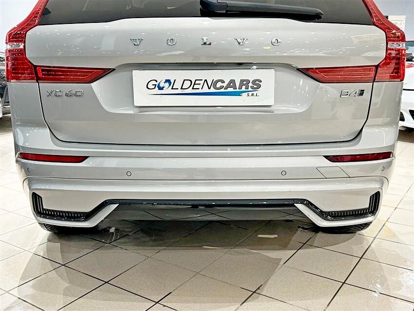 Volvo XC 60 XC60 B4 (d) automatico Plus Dark