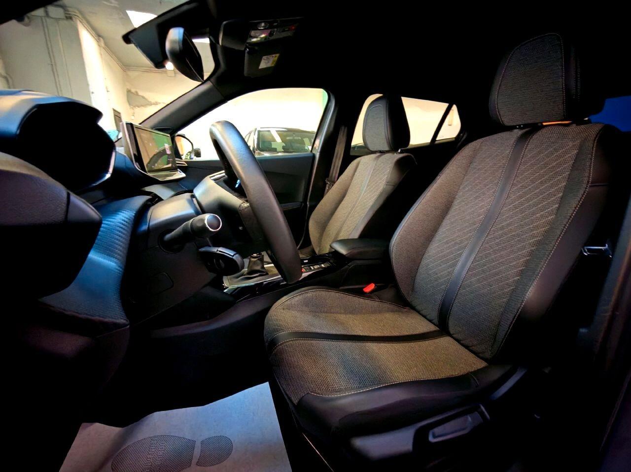 Peugeot 2008 Allure 1.2 Pack Navi