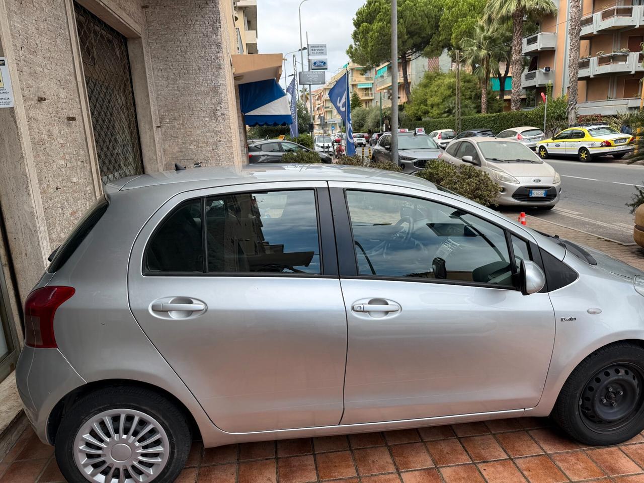 Toyota Yaris 1.4 D-4D 5 porte Navi