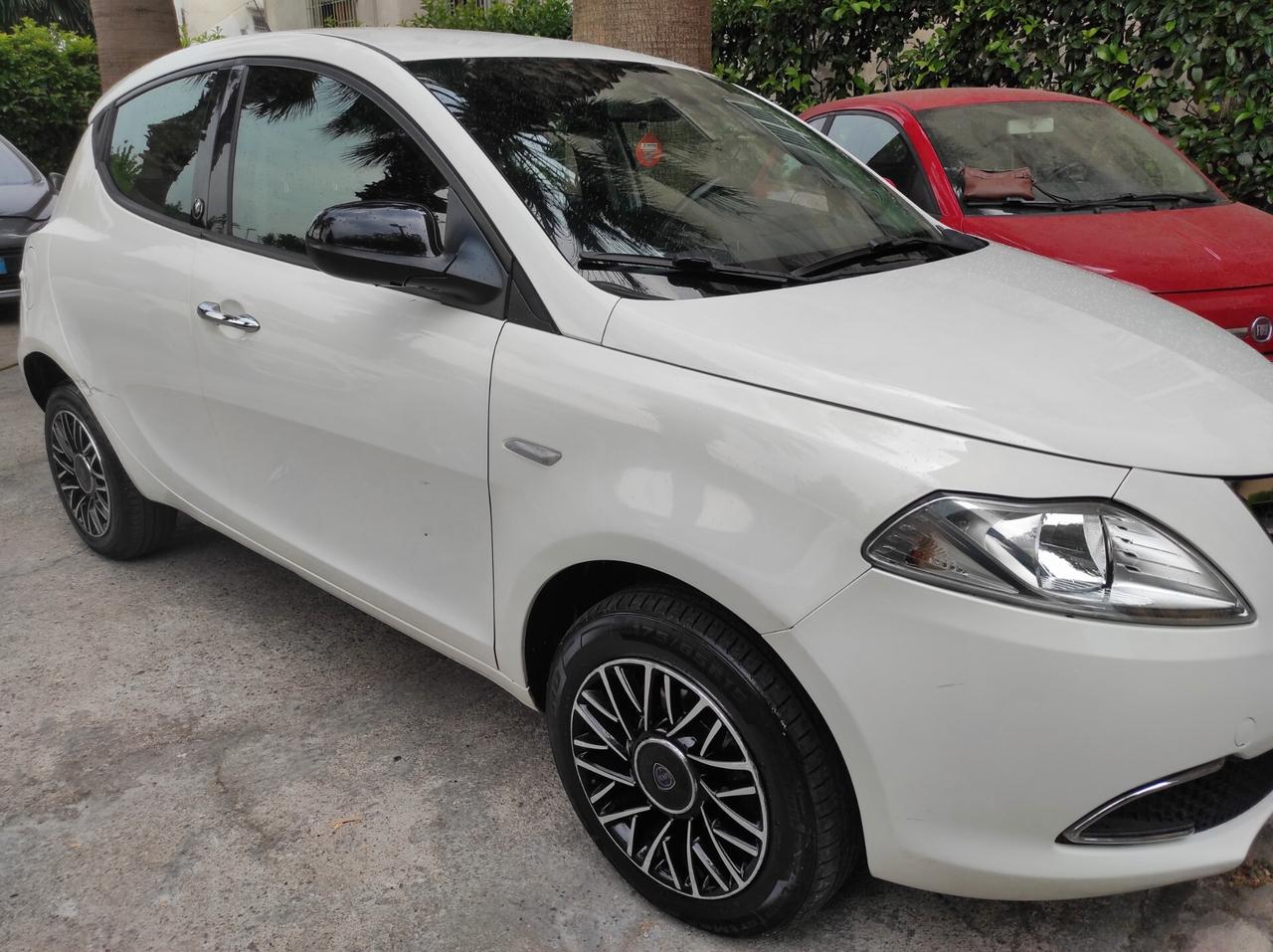 Lancia Ypsilon 2016 0.9 TwinAir Benzina metano LEGA SENSORI BLUETOOTH