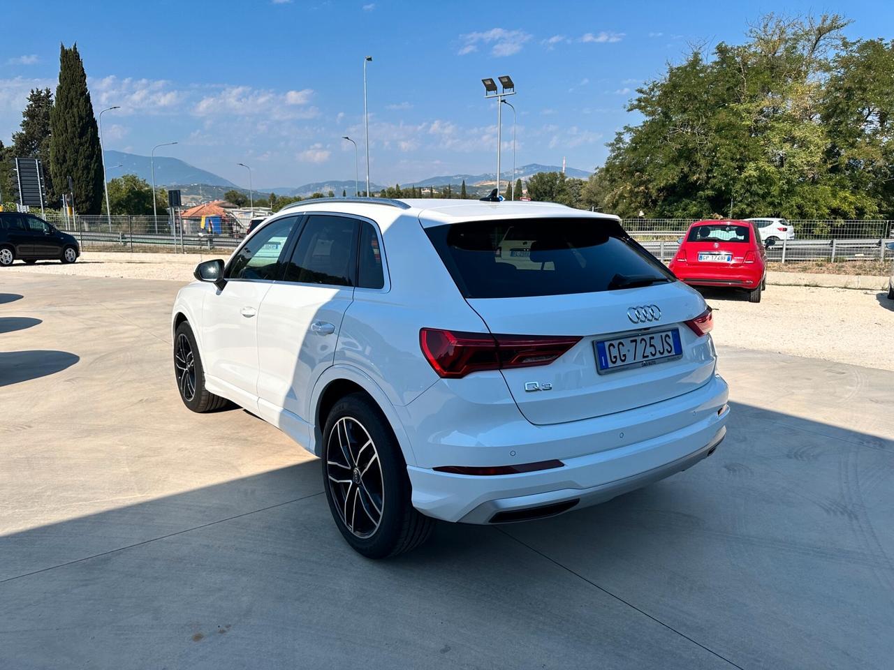 Audi Q3 35 TDI S tronic Business Advanced