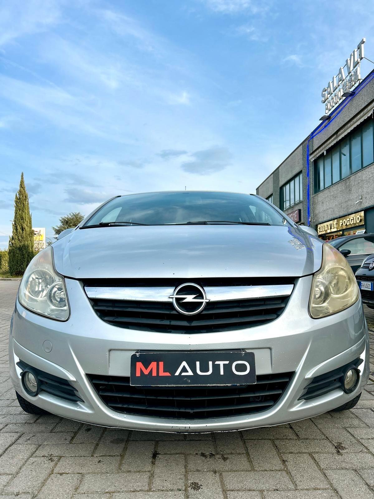 Opel Corsa 1.2 5P COSMO