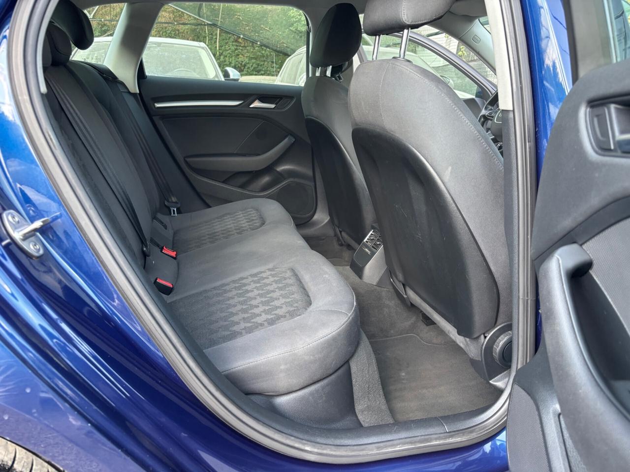 Audi A3 SPB 1.6 TDI 5 porte OK NEOPATENTATI
