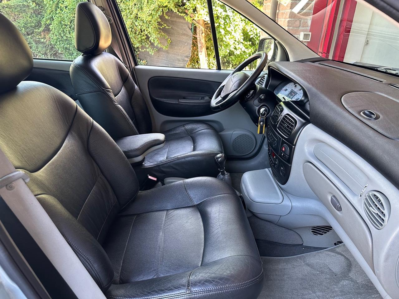 Renault Megane Scénic Evol. 1.9 dCi cat RX4 Salomon