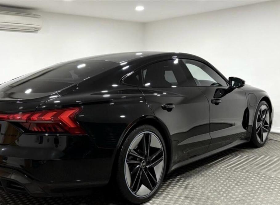 Audi E-tron GT RS quattro - 600 CV