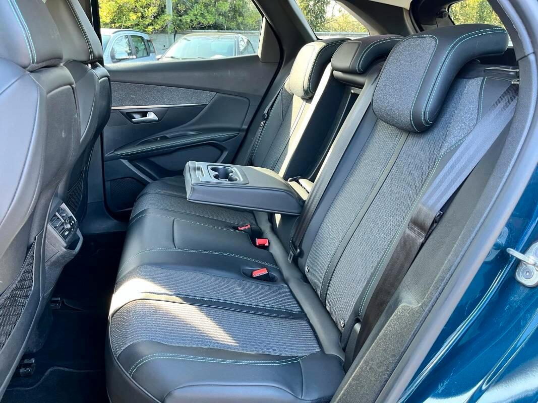 Peugeot 3008 II 1.6 hybrid phev GT Pack 225cv e-eat8