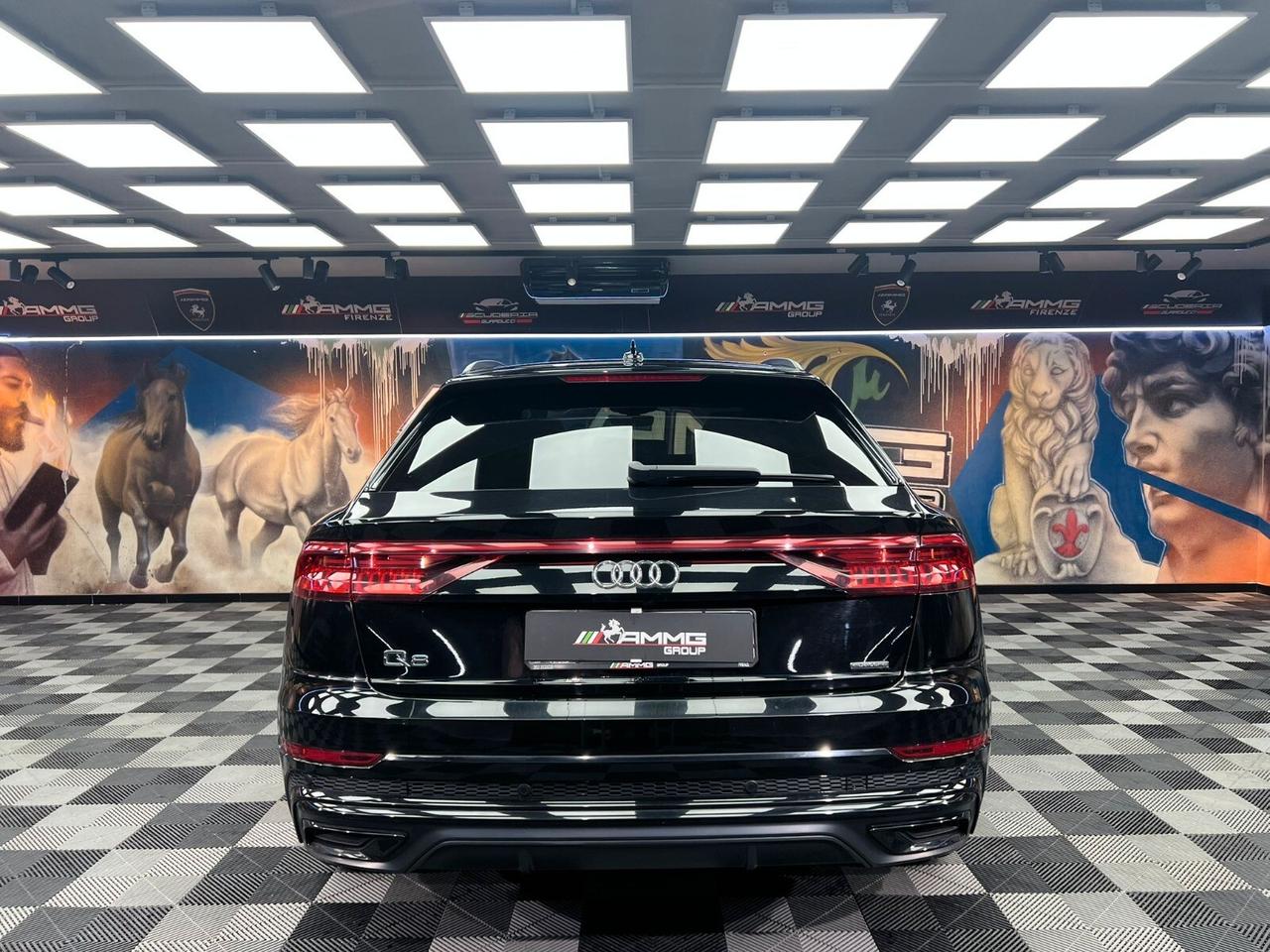 Audi Q8 55 TFSI quattro tiptronic