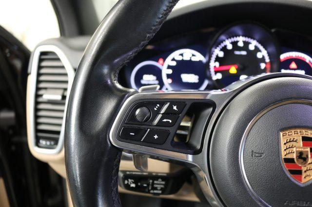 PORSCHE Cayenne 3.0 V6