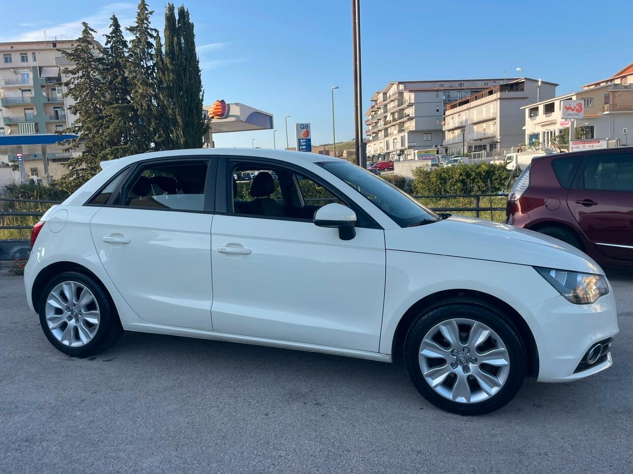 Audi A1 SPB 1.6 TDI Attraction 5P 90 cv