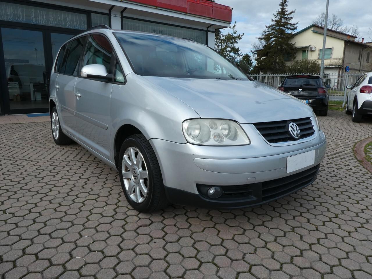 Volkswagen Touran 1.9 TDI 105CV DSG OK NEOPATENTATI