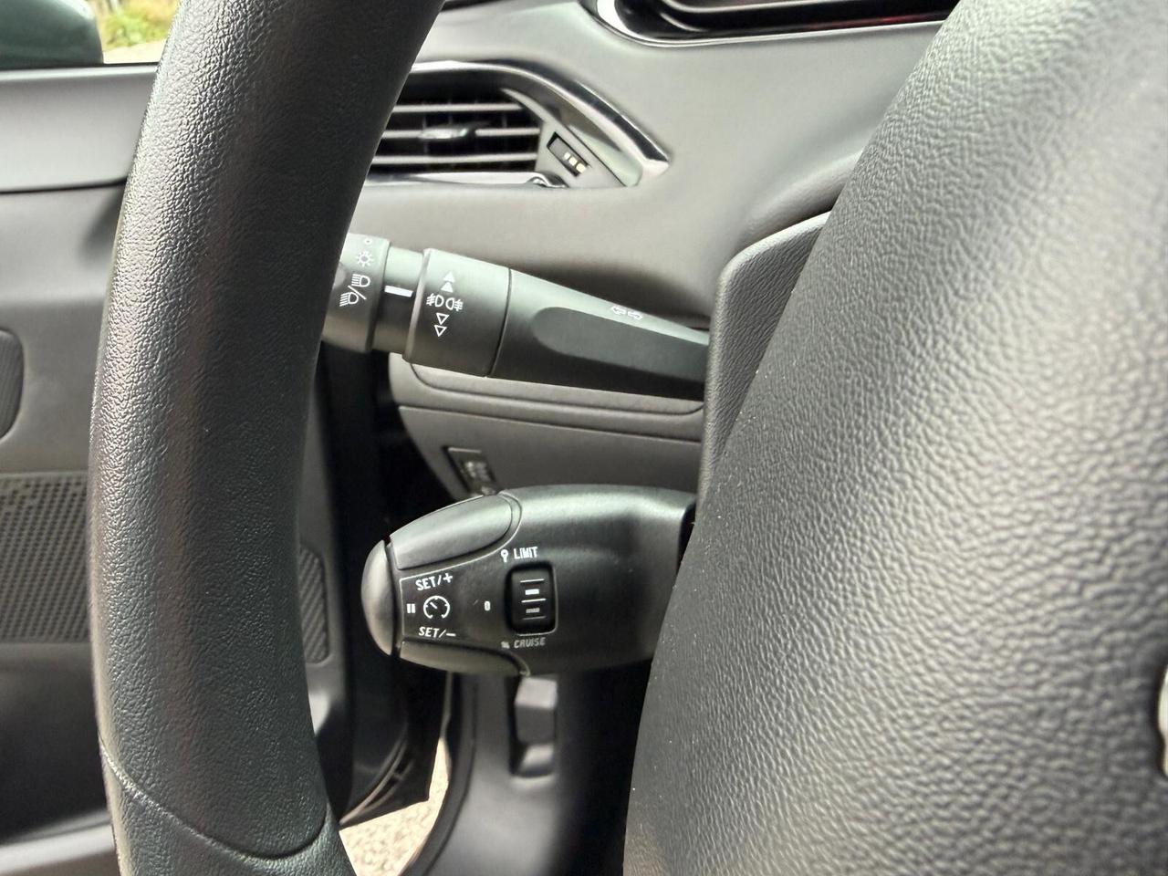 Peugeot 208 1.0 VTi 68CV 5 porte Access