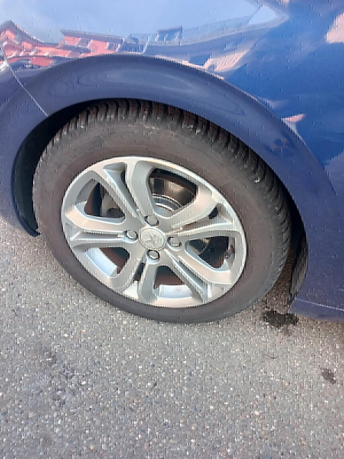 Peugeot 208 1.6 e-HDi 92 CV Stop&Start 5 porte Allure