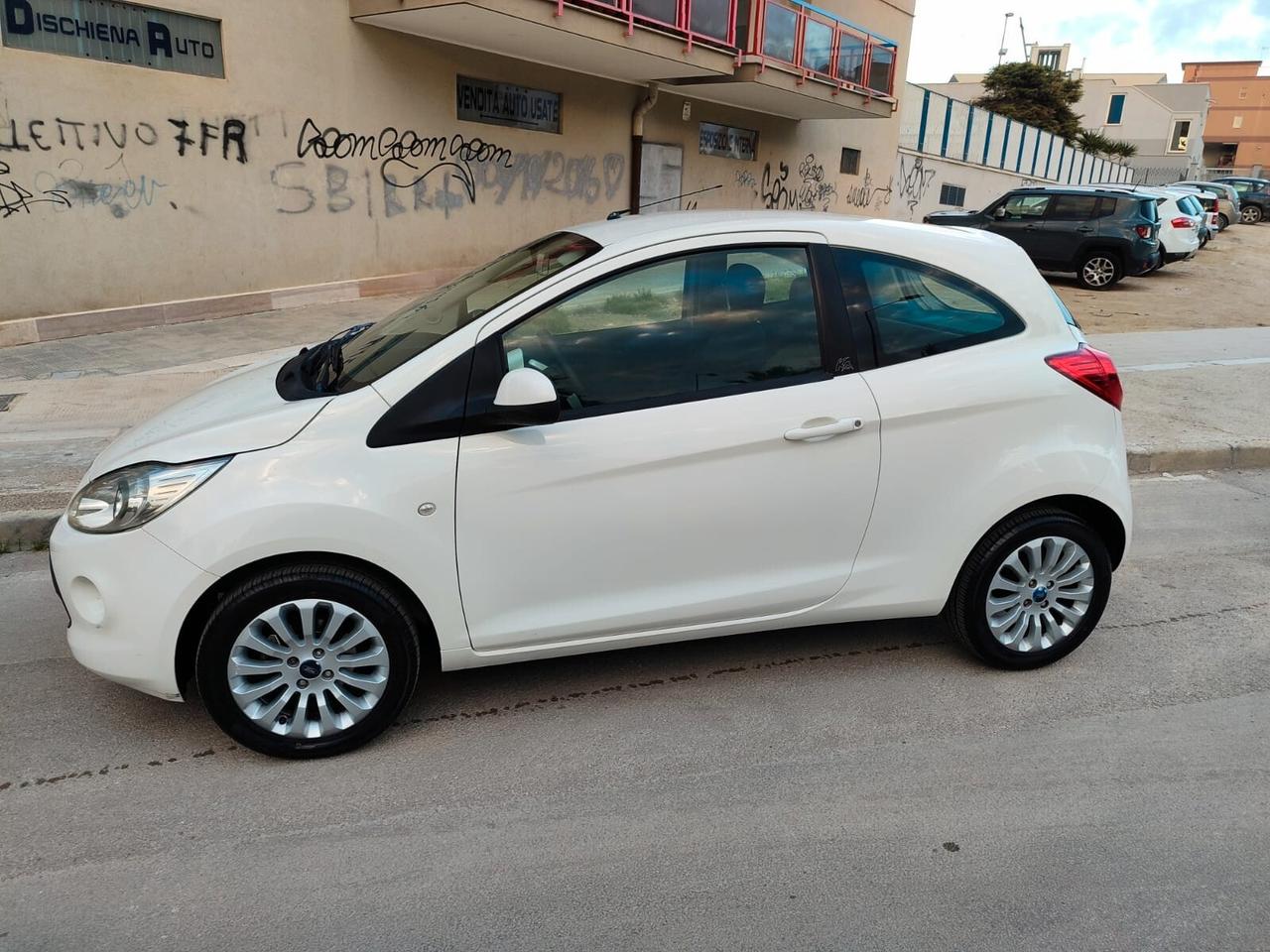 Ford Ka 1.2 BENZ. 69CV Titanium!