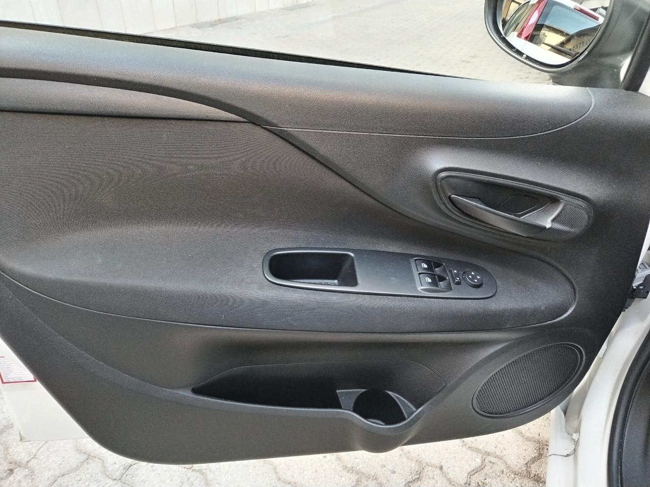 Fiat Punto 1.3 MJT II S&S 95 CV 5 porte Street