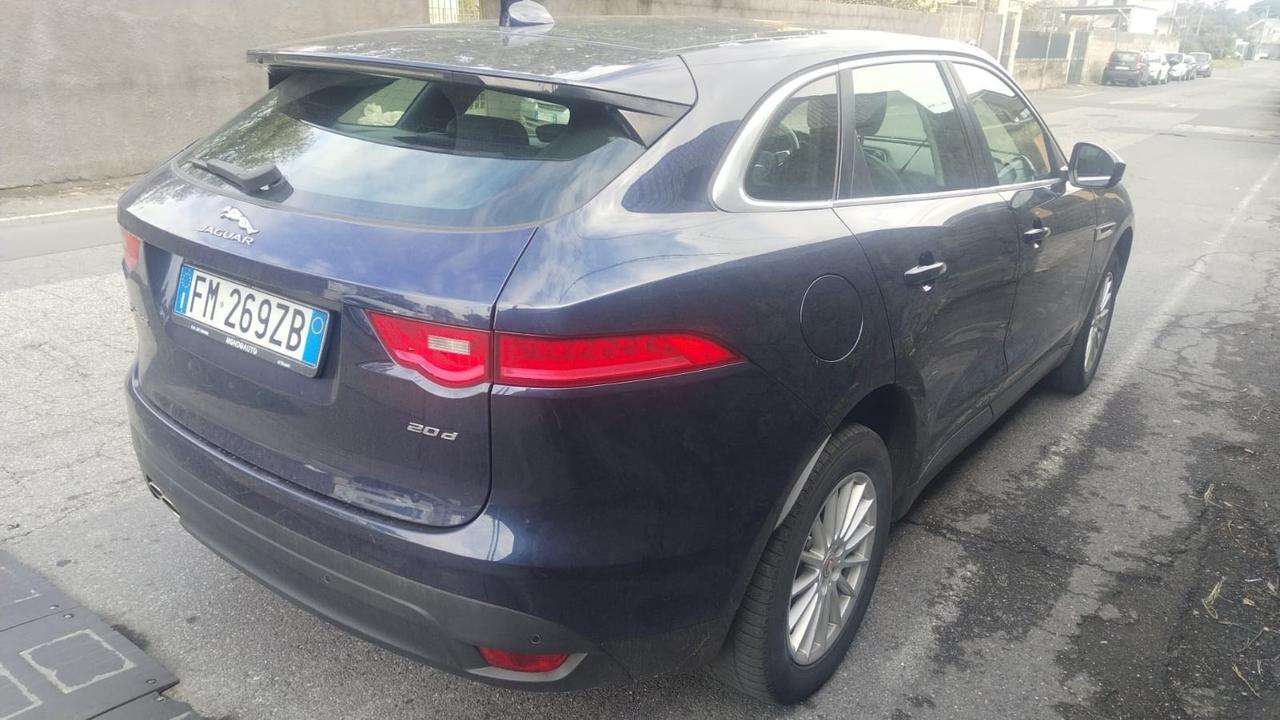 Jaguar F-Pace 2.0 D 180 CV Portfolio