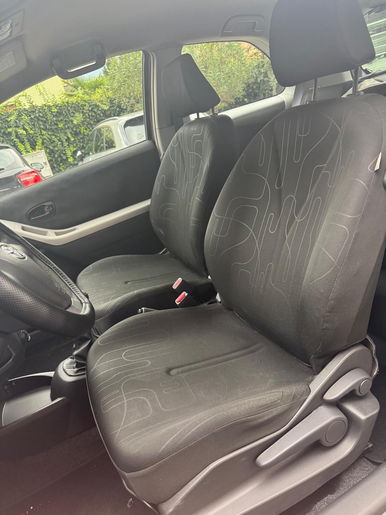 Toyota Yaris 1.0 3 porte Sol